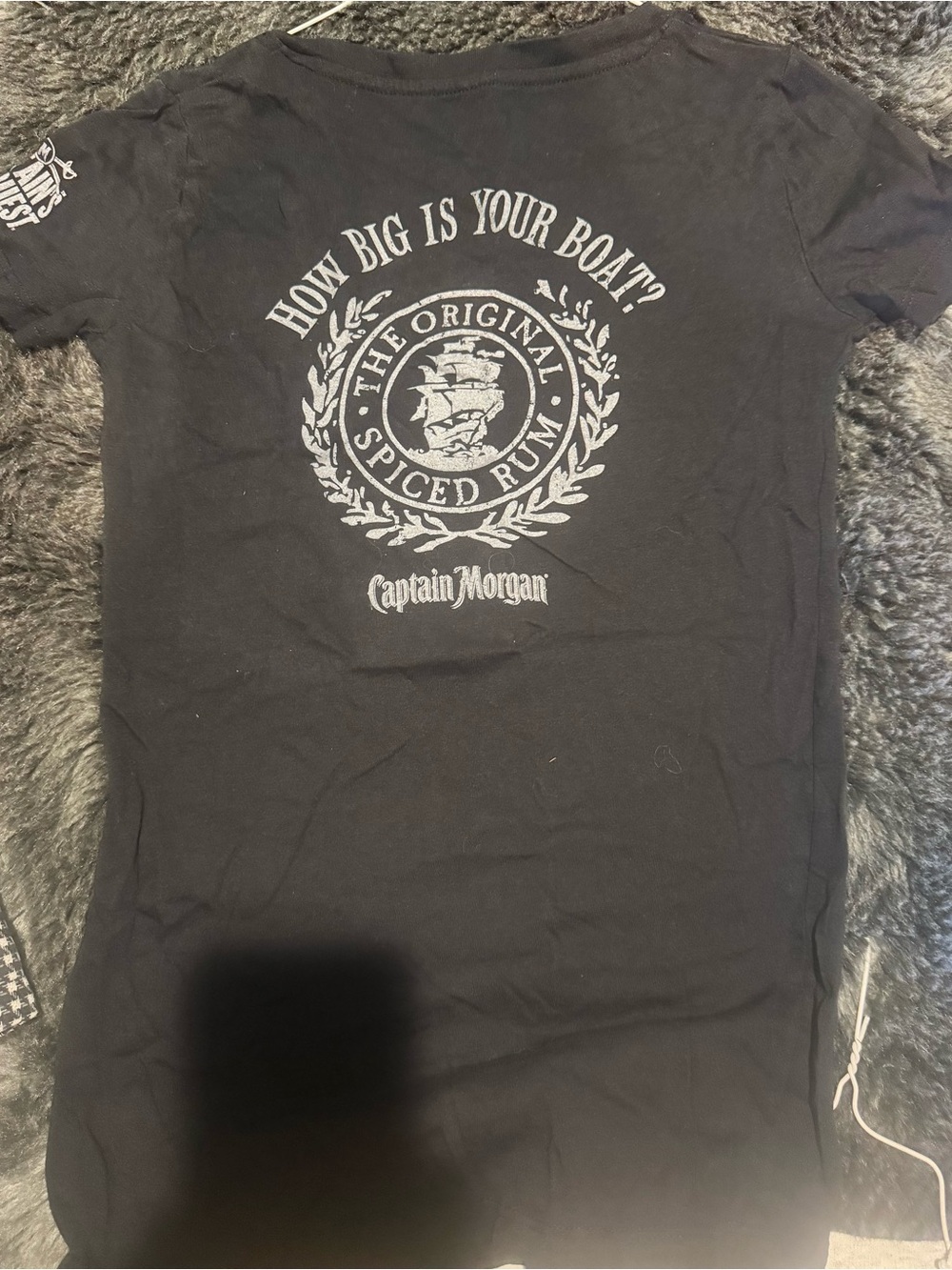 Rare Women’s Black Graphic Captain Morgan Logo T-Shirt